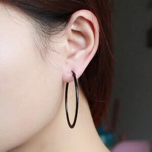 NWT Black Oval Drop Earrings